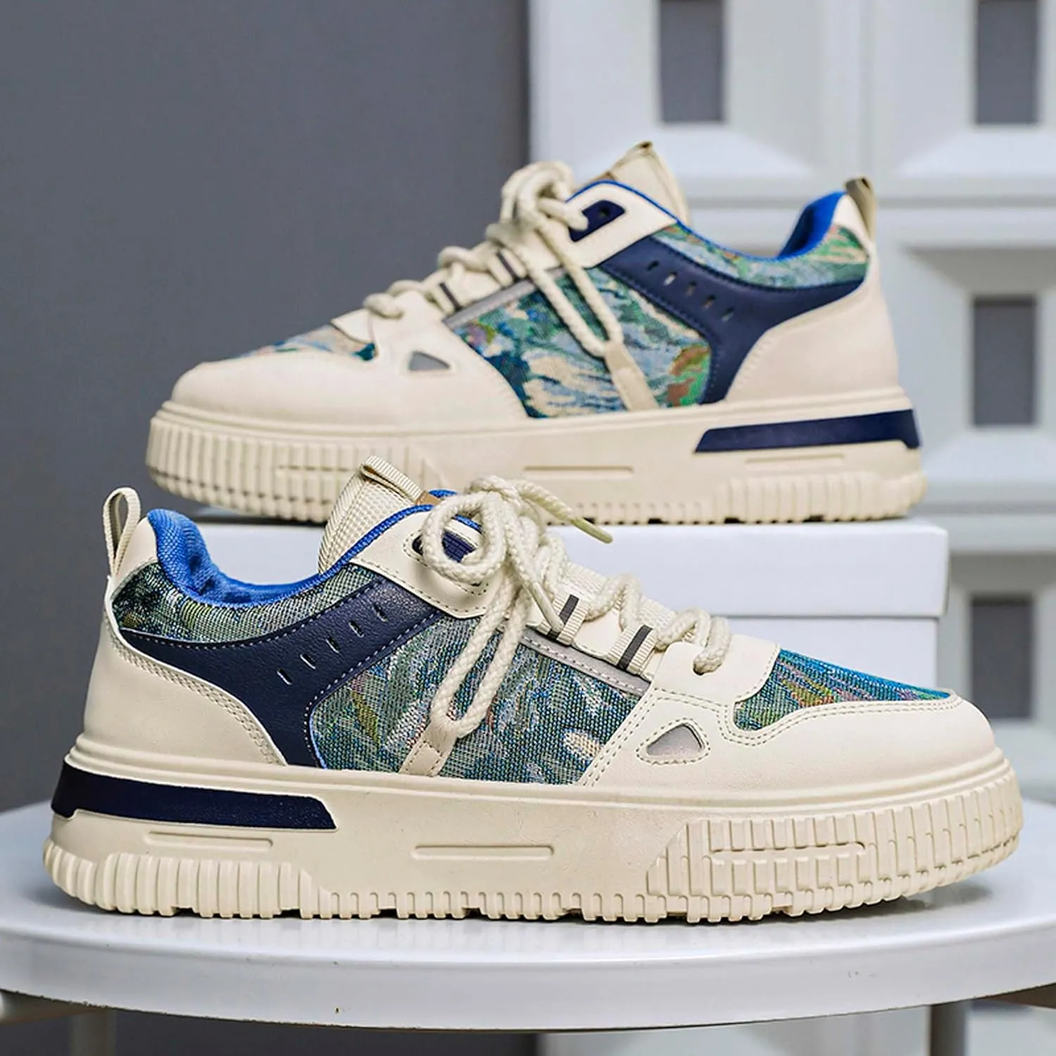 Mens and Womens Tie Up Low Top Skateboard Shoes Anti Slip and Wear Resistant Rubber Soles Casual Sneakers Patterned Short Distance Running Shoes Breathable Thick Soled Walking Shoes