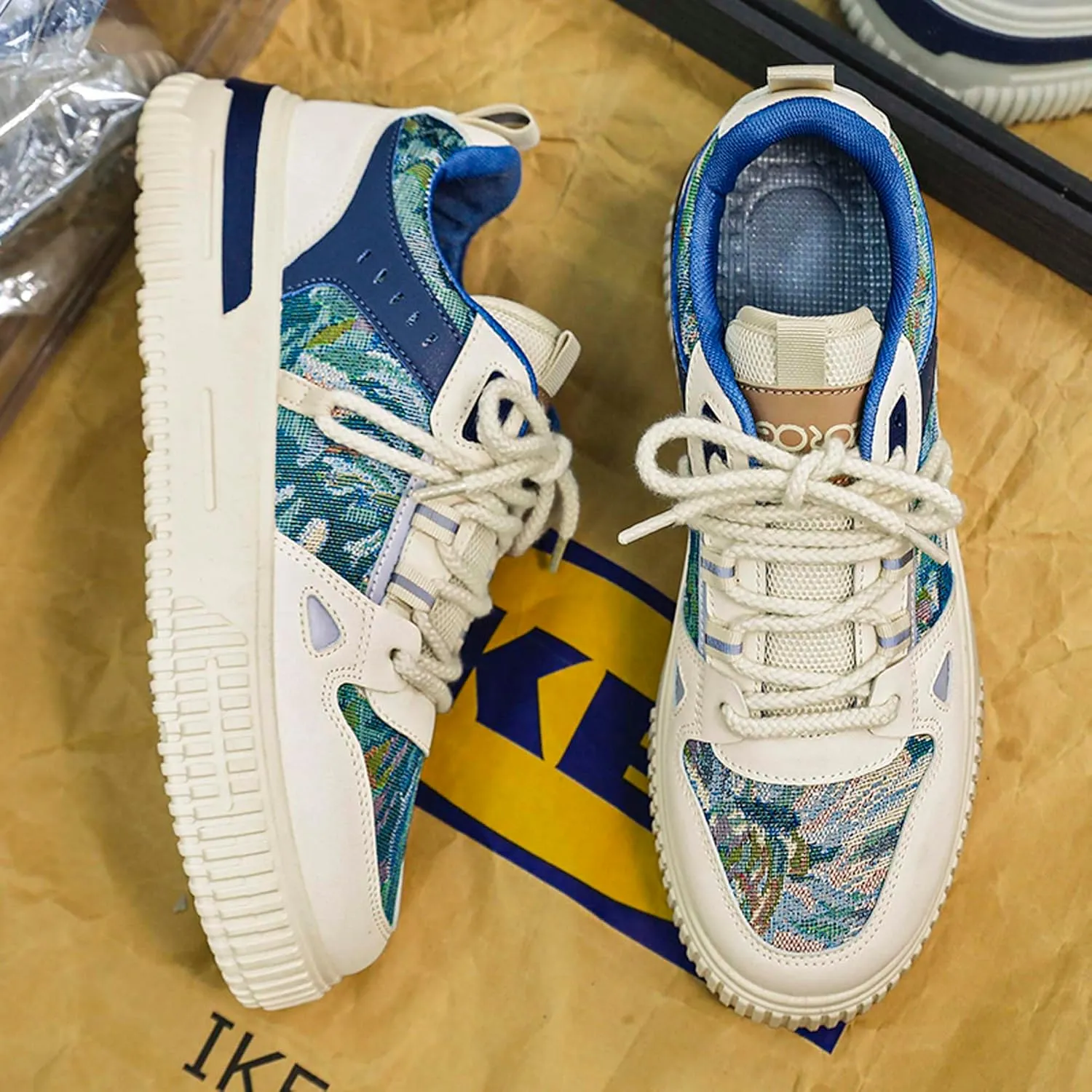 Mens and Womens Tie Up Low Top Skateboard Shoes Anti Slip and Wear Resistant Rubber Soles Casual Sneakers Patterned Short Distance Running Shoes Breathable Thick Soled Walking Shoes