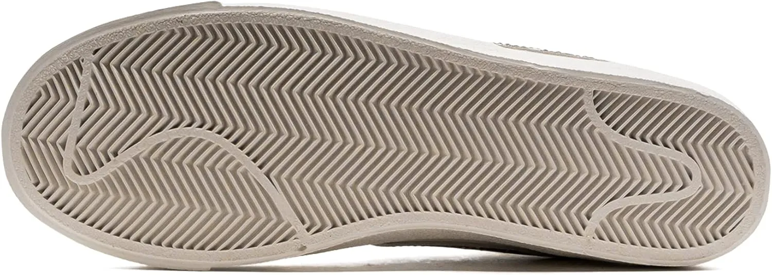 Nike Women's Sneaker, Medium