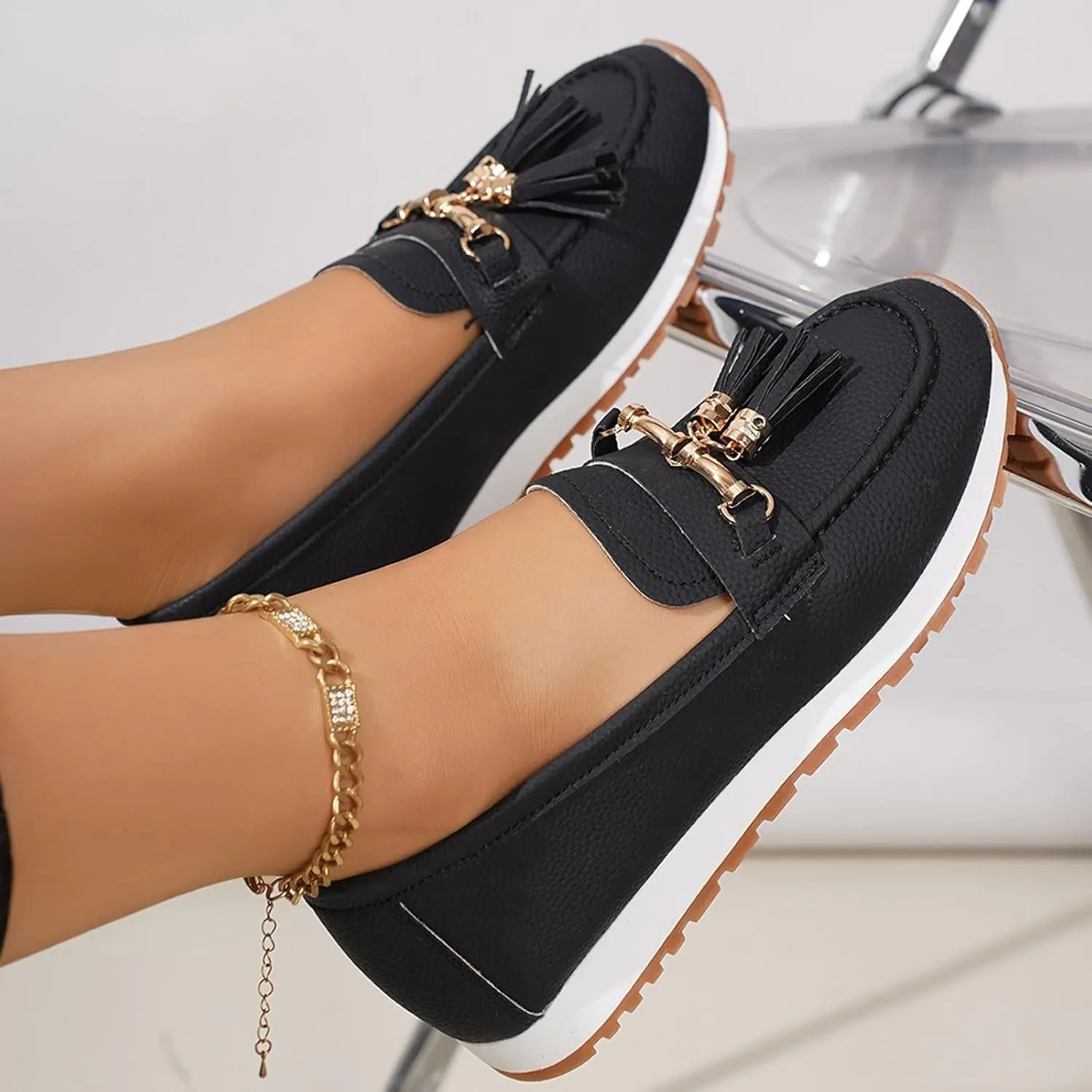 Women's Shoes for Everyday Wear Stylish Closed Toe Design with Fringe Perfect for Relaxed Outfits Casual Sneaker