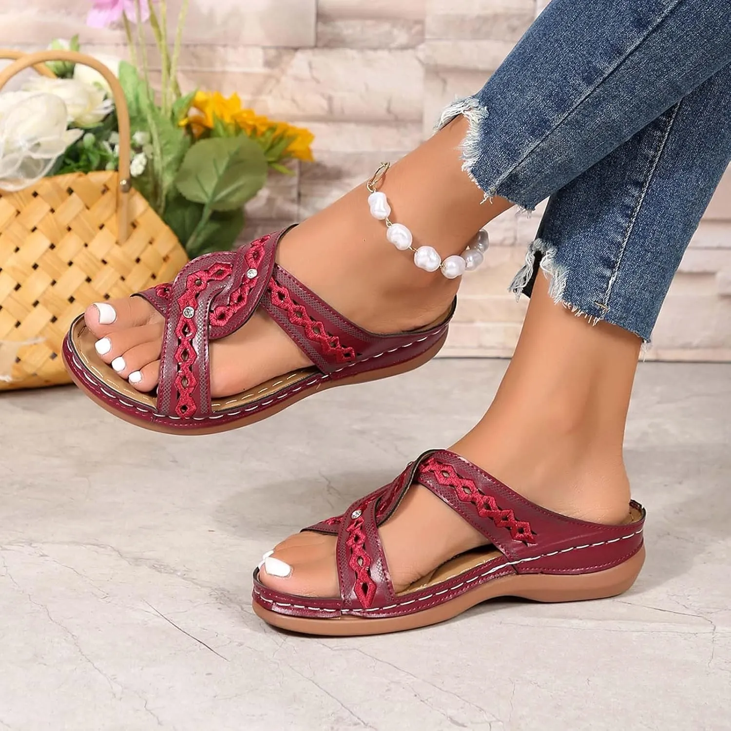 Women's Summer Slippers Embroidered Toe Design Wedge Heel Casual Comfortable Beach Sandals For Daily Wear