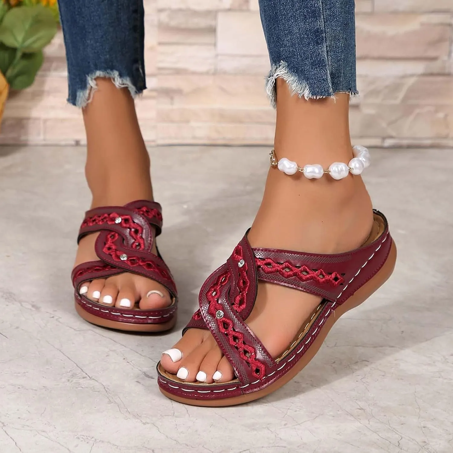 Women's Summer Slippers Embroidered Toe Design Wedge Heel Casual Comfortable Beach Sandals For Daily Wear