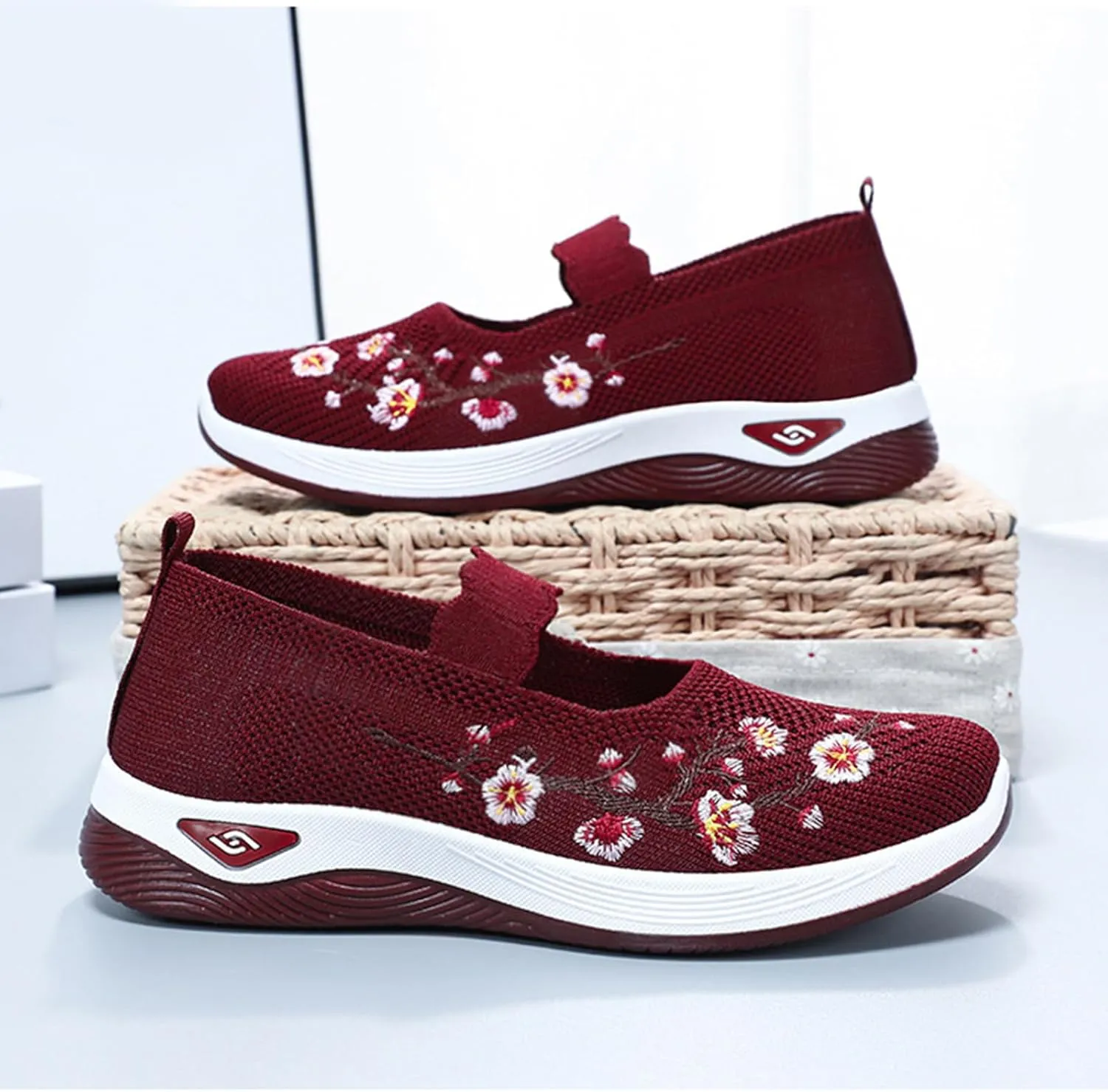 Women's Woven Orthopedic Breathable Soft Shoes Fashion Floral Embroidery Walking Shoes Comfy Platform Non Slip Work Shoe Casual Walking Sneakers