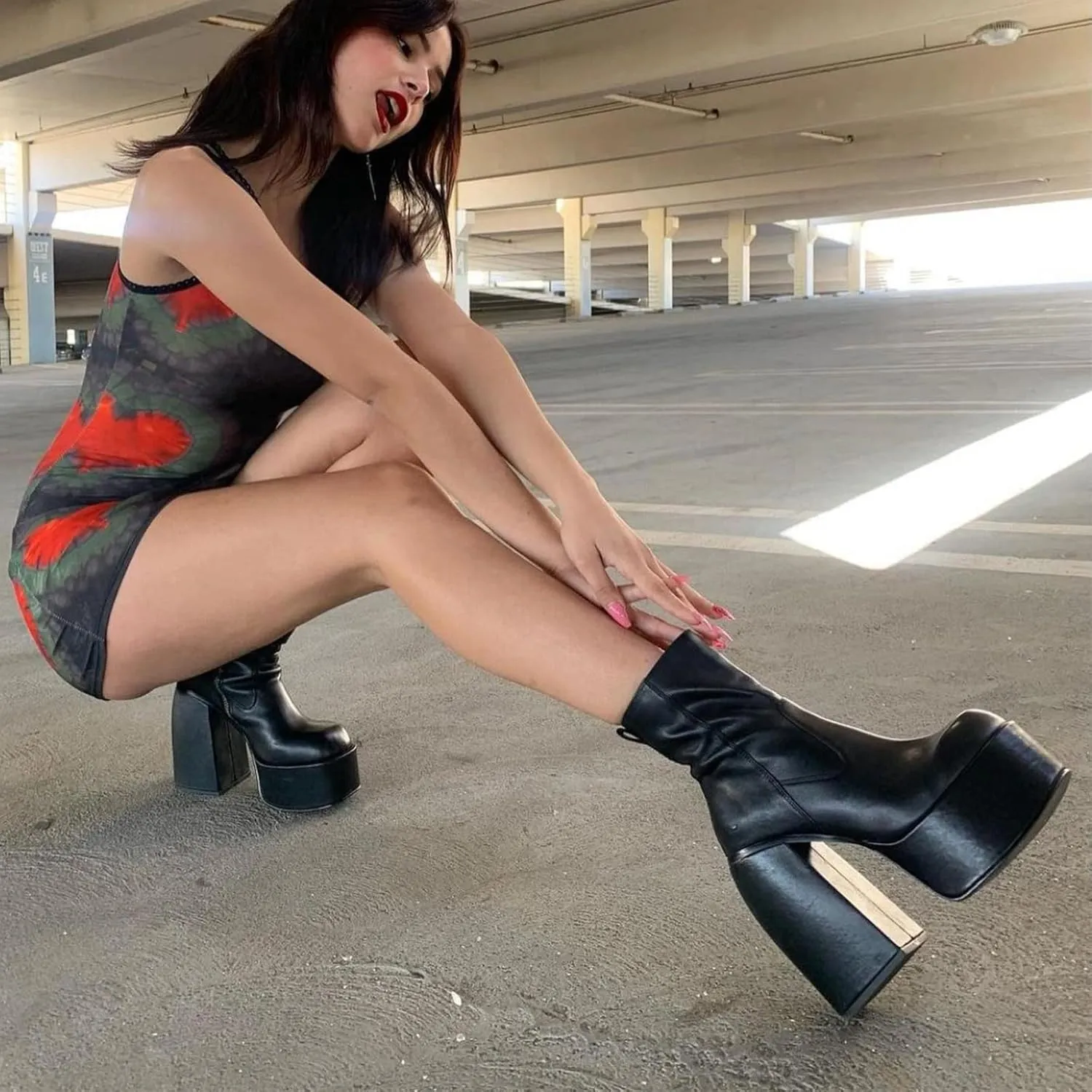 Yolkomo Women's Chunky Heel Knee High Platform Boots